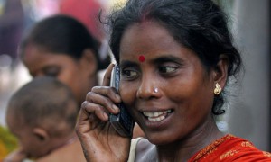 Indian woman in Kolkata with mobile phone